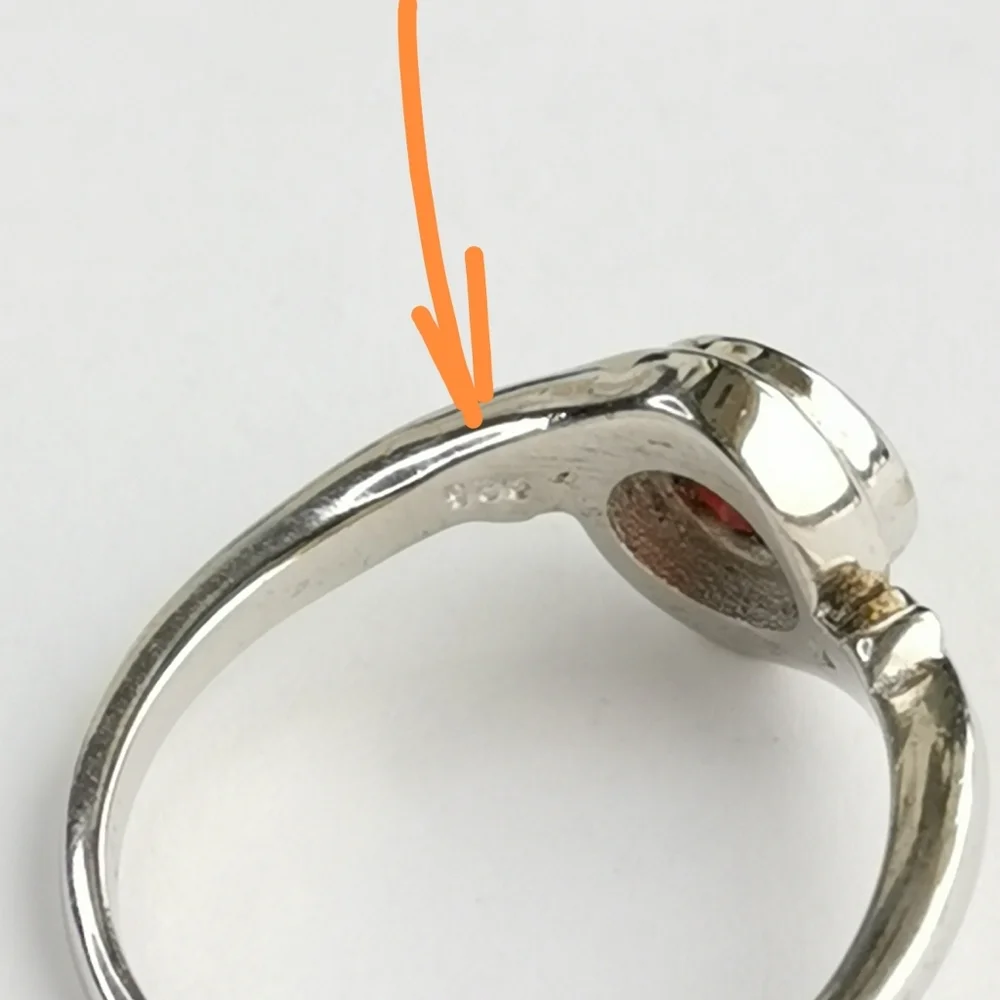 Sterling silver garnet gemstone ring size 8